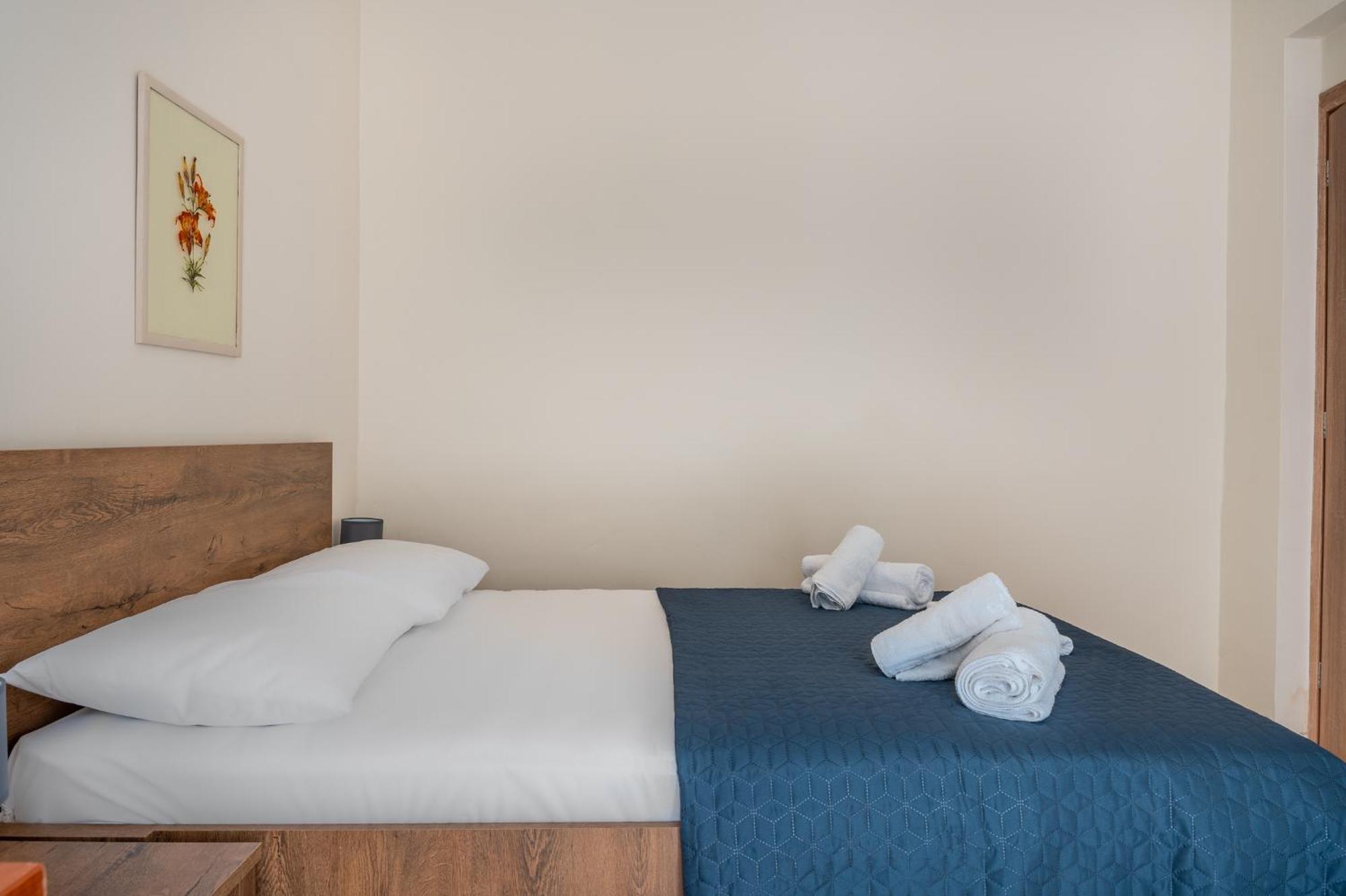 Stylish Central Renovated Apartment 伊拉克利翁 外观 照片