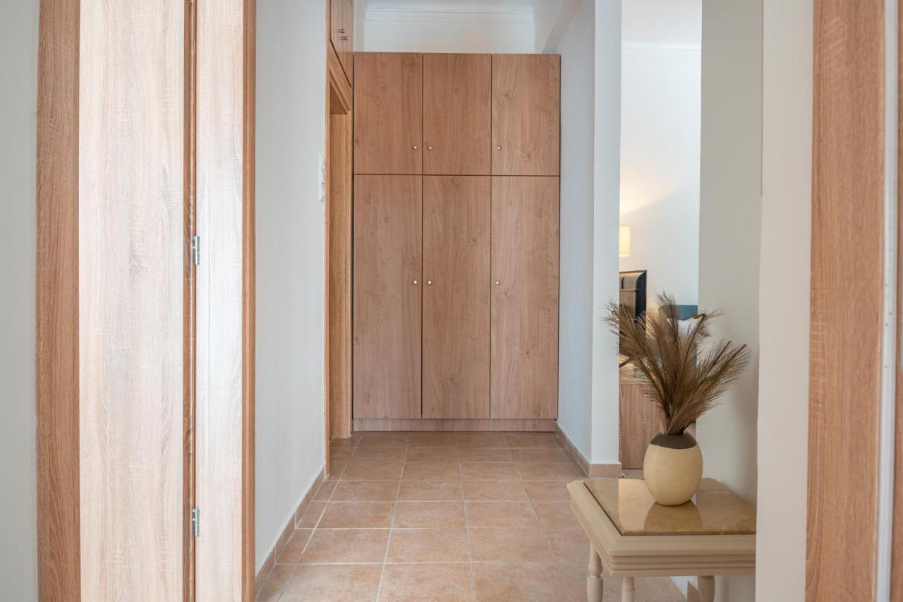 Stylish Central Renovated Apartment 伊拉克利翁 外观 照片